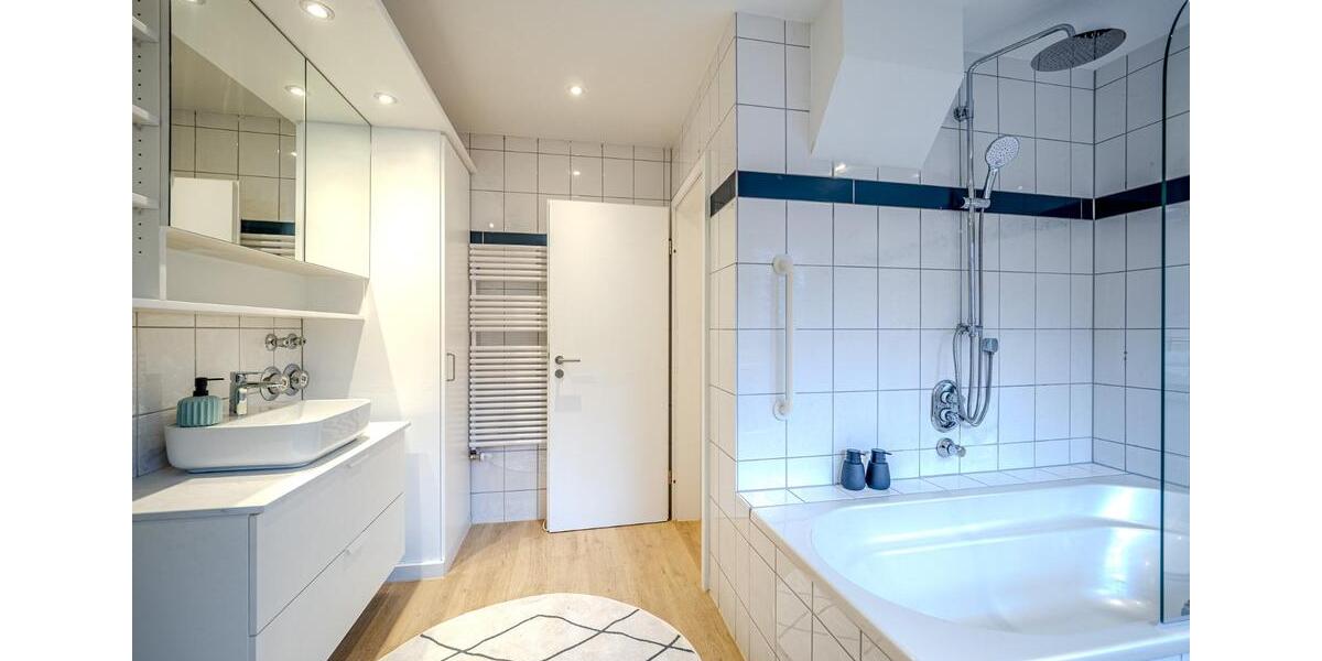 Neugründung 2er-WG *Erstbezug nach Sanierung | Balkon | möbliert* 2 zimmer