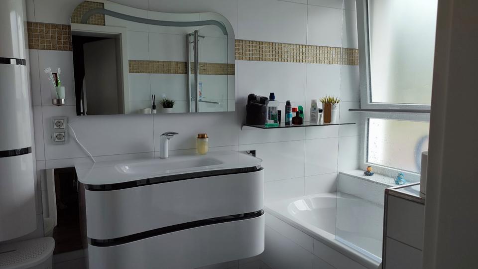 Etagenwohnung Hennef (Sieg) - 1 Zimmer, 150 m&sup2;, 500&euro; | Angebot:26626176