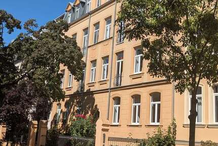 Wohnung zum Mieten in HalleS. 791 € 93 m²