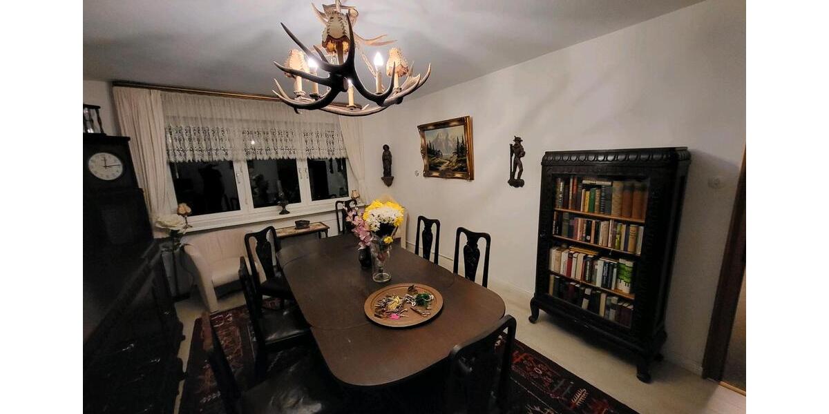 Einfamilienhaus Krefeld Gellep-Stratum - 10 Zimmer, 250 m&sup2;, 1.700&euro; | Angebot:25313036