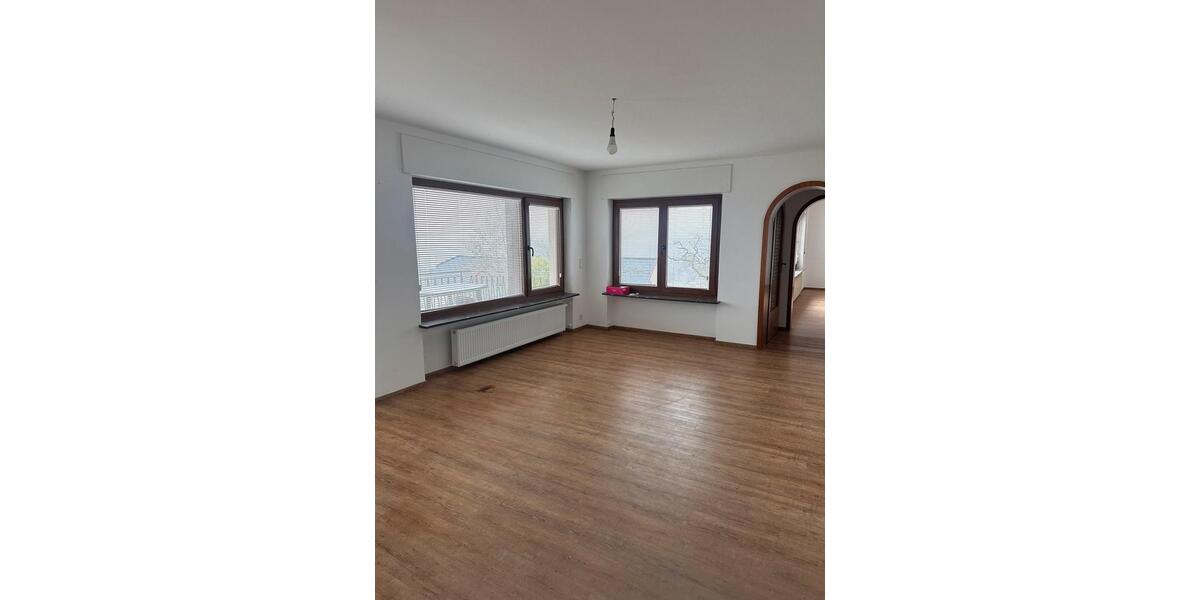 Erdgeschoßwohnung Pronsfeld - 3 Zimmer, 100 m&sup2;, 1.100&euro; | Angebot:24592043