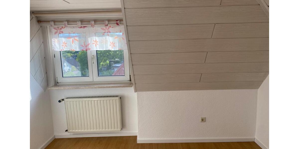 Dachgeschoßwohnung Schleusingen - 2 Zimmer, 39 m&sup2;, 295&euro; | Angebot:26432696