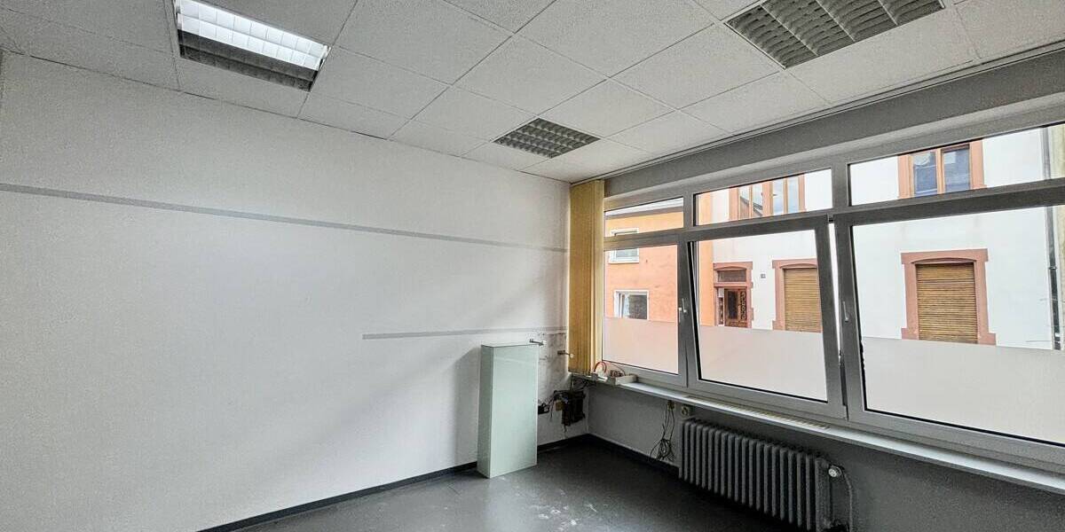 Gewerbeobjekt Trier / Heiligkreuz Heiligkreuz - 1 Zimmer, 2.500&euro; | Angebot:25730814