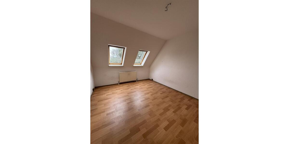 Etagenwohnung Güsten - 3 Zimmer, 77 m&sup2;, 460&euro; | Angebot:25851992