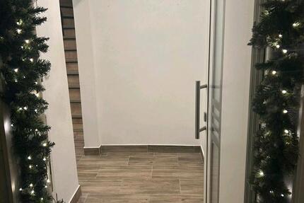 Helle 4-Zimmer-Wohnung auf 3 Etagen - ca. 80m², eigener Eingang 4 zimmer