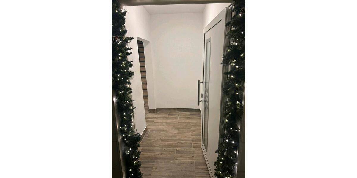 Helle 4-Zimmer-Wohnung auf 3 Etagen - ca. 80m², eigener Eingang 4 zimmer