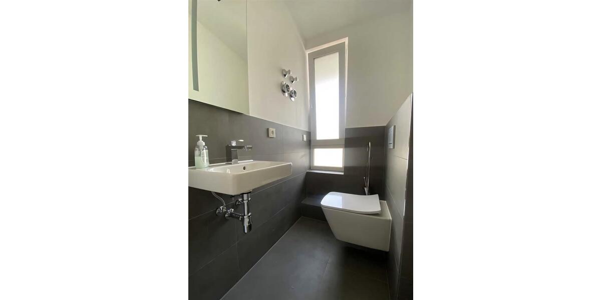 Etagenwohnung Wiesbaden - 4 Zimmer, 111 m&sup2;, 2.090&euro; | Angebot:26698912
