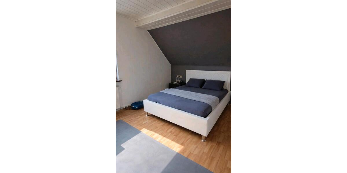 Dachgeschoßwohnung Eschenburg - 2 Zimmer, 60 m&sup2;, 670&euro; | Angebot:25545823