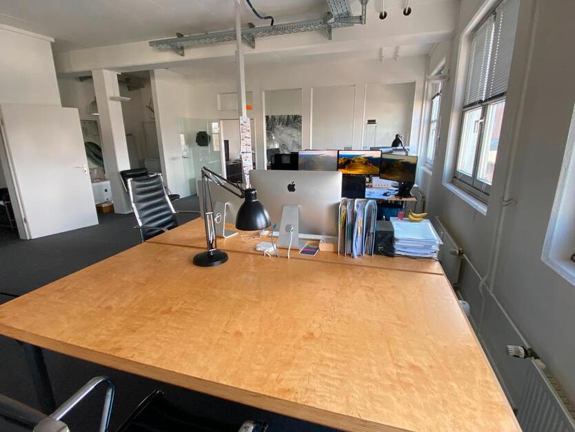 Arbeitsplatz in Design-Agentur in Hamburg Bahrenfeld zu vermieten - All-in-Miete