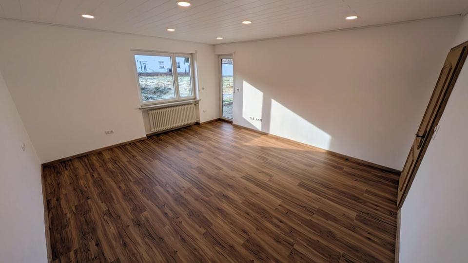 Erdgeschoßwohnung Neuenmarkt - 3 Zimmer, 85 m&sup2;, 860&euro; | Angebot:25146447