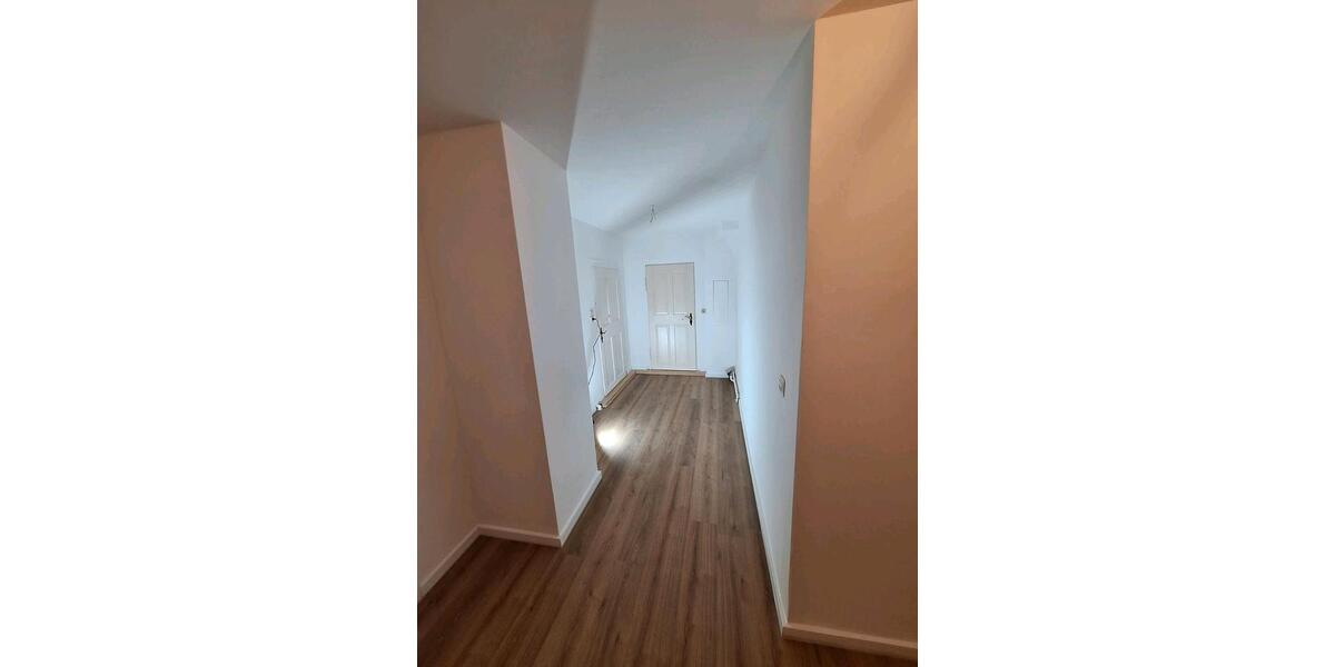 Dachgeschoßwohnung Augustusburg - 4 Zimmer, 96 m&sup2;, 850&euro; | Angebot:25383058