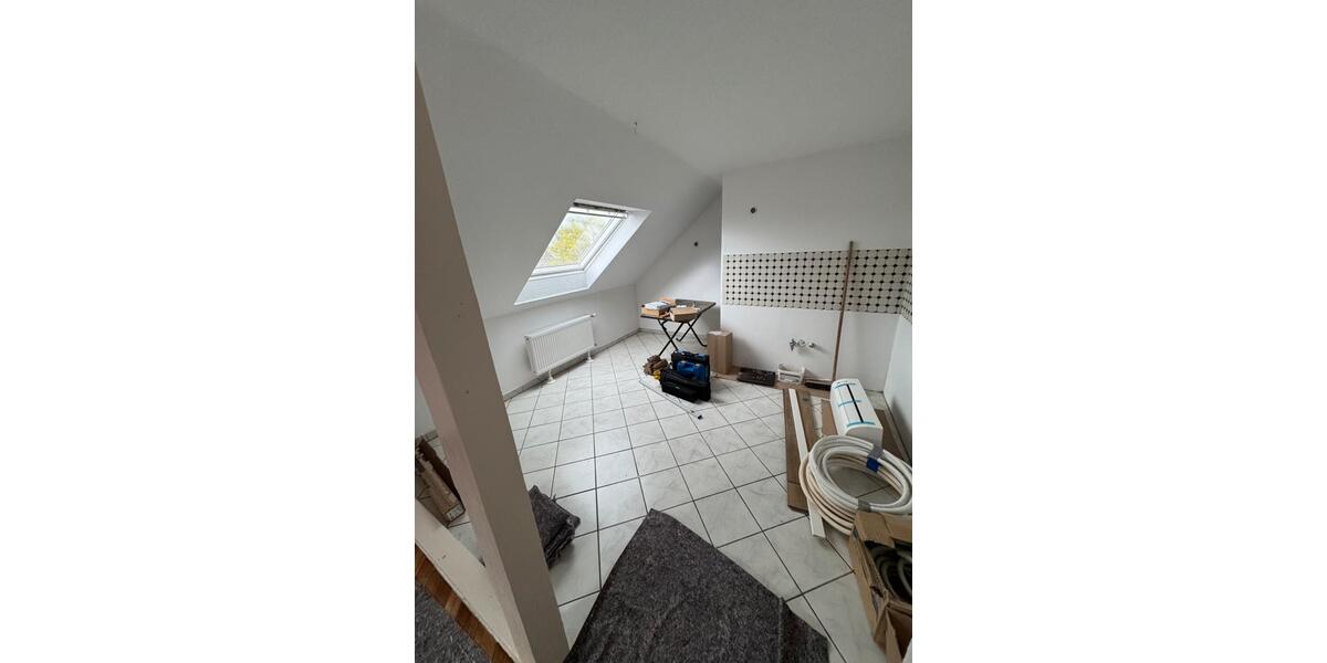 Dachgeschoßwohnung Saarlouis - 3 Zimmer, 90 m&sup2;, 980&euro; | Angebot:25892458
