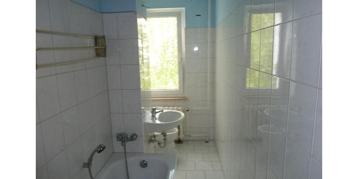 Etagenwohnung Südliches Anhalt - 4 Zimmer, 75 m&sup2;, 318&euro; | Angebot:24750009