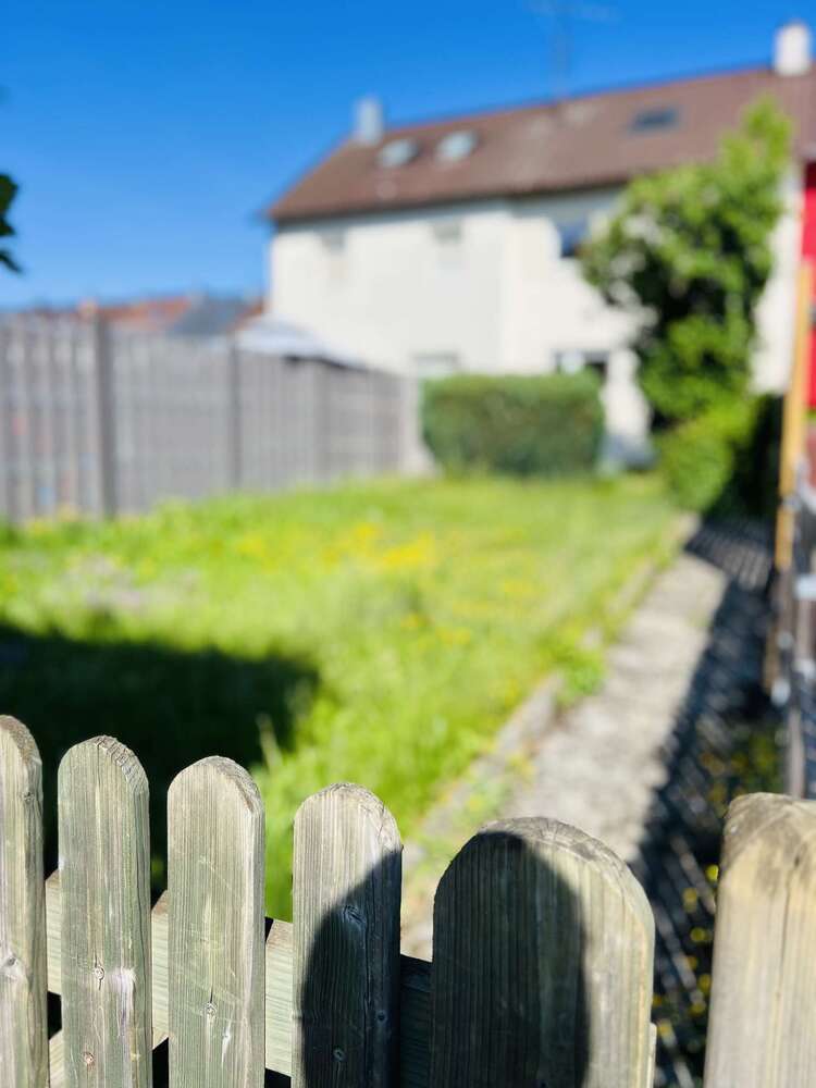 Haus zum Mieten in Reutlingen 1.250 € 90 m²
