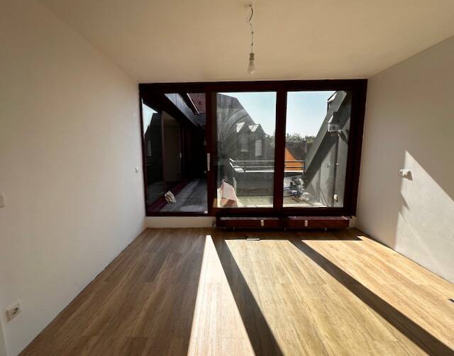 Modernisierte 2 - Zimmerwohnung mit großer Loggia zum wohlfühlen!