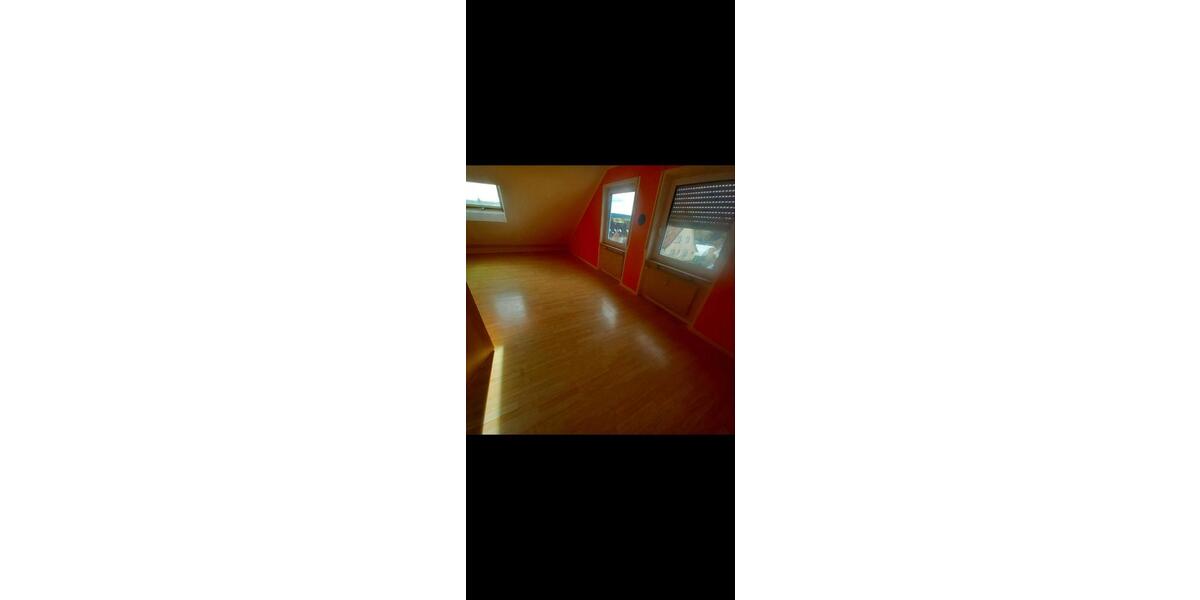 Dachgeschoßwohnung Egenhausen - 3 Zimmer, 73 m&sup2;, 880&euro; | Angebot:26475883