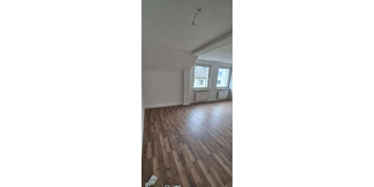 Etagenwohnung Solingen Mitte - 2 Zimmer, 76 m&sup2;, 520&euro; | Angebot:26754819