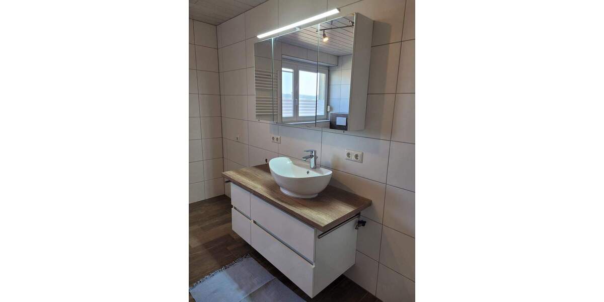 Etagenwohnung Kirchheim - 4 Zimmer, 130 m&sup2;, 980&euro; | Angebot:25845446