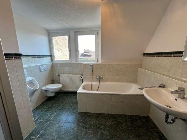 Dachgeschoßwohnung Waldshut-Tiengen Tiengen - 4 Zimmer, 115 m&sup2;, 850&euro; | Angebot:26066450