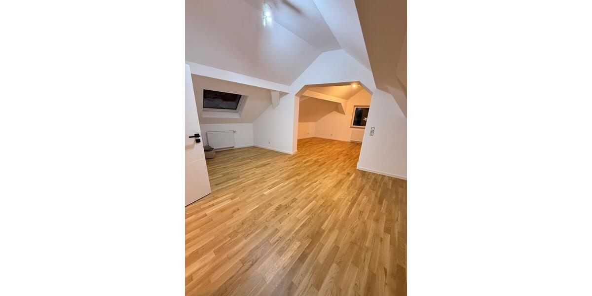 Dachgeschosswohnung zu vermieten 2 zimmer