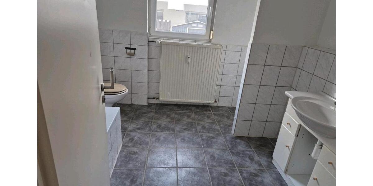 Erdgeschoßwohnung Reutlingen - 2.5 Zimmer, 70 m&sup2;, 850&euro; | Angebot:26049583