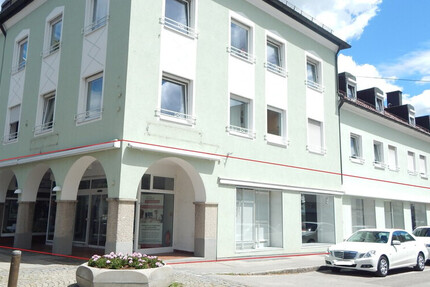 Gewerbeflächen in bester Lager, in der Fußgängerzone von 83395 Freilassing - frei ab sofort zimmer