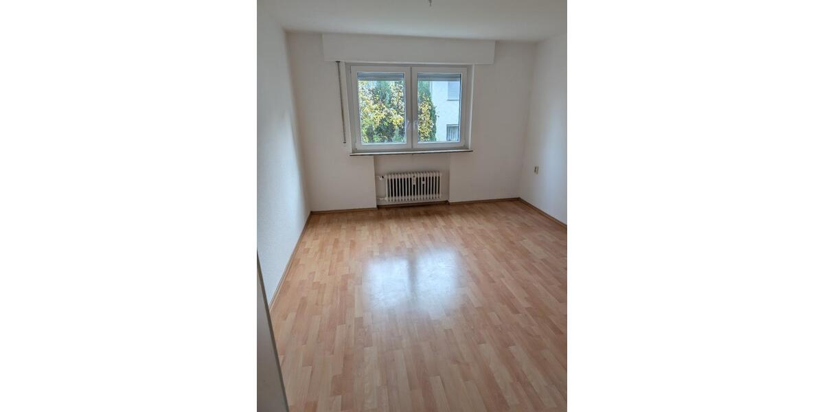 3 Zimmer Whg. für 1-2 Personen geeignet- 1100€ warm inkl Haus NK 3 zimmer