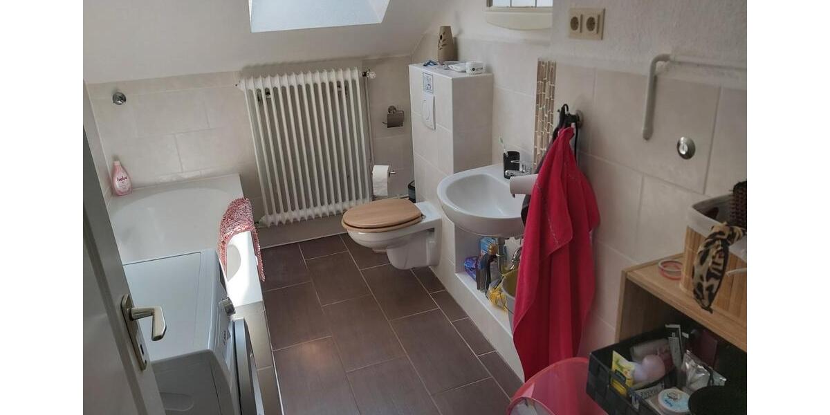 Etagenwohnung Wilhelmshaven - 3 Zimmer, 68 m&sup2;, 430&euro; | Angebot:26663775