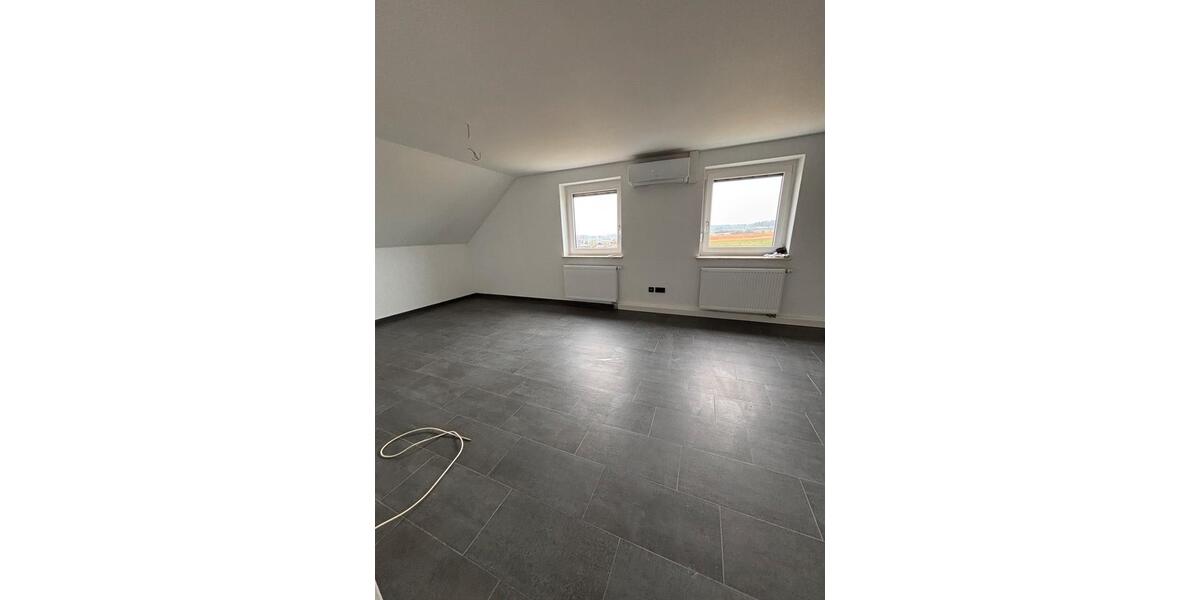 Dachgeschoßwohnung Pfeffenhausen - 2 Zimmer, 75 m&sup2;, 990&euro; | Angebot:26429652