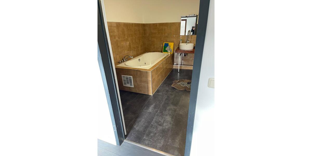 Etagenwohnung Heinsberg - 5 Zimmer, 162 m&sup2;, 1.200&euro; | Angebot:23869914