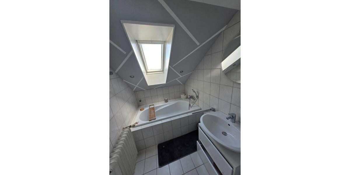 Dachgeschoßwohnung Karlsruhe Neureut - 3 Zimmer, 85 m&sup2;, 850&euro; | Angebot:25960844