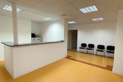 Büro in Lauter-Bernsbach 999 € 92.16 m² zimmer