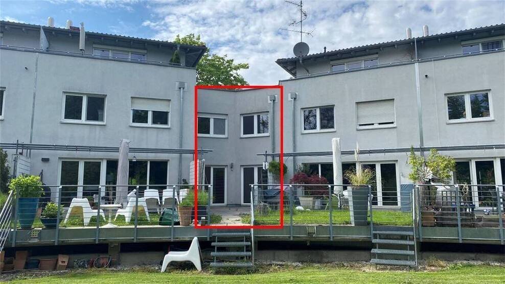 MODERNISIERTES RMH MIT TERRASSE UND TG-STELLPLATZ IN BELIEBTER LAGE AM GALGENBERG