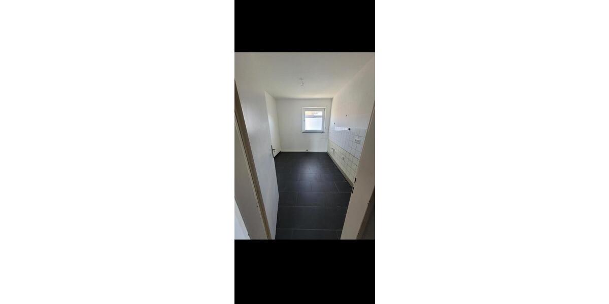 Etagenwohnung Niedenstein - 4 Zimmer, 80 m&sup2;, 680&euro; | Angebot:26272095