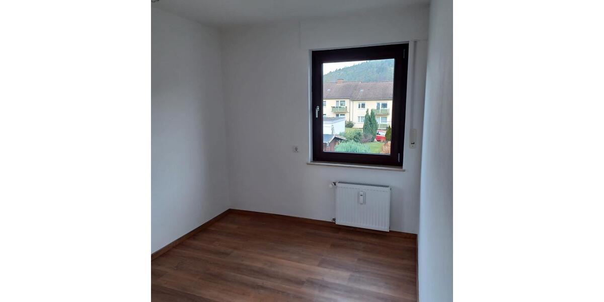 Etagenwohnung Steinheim - 4 Zimmer, 130 m&sup2;, 1.250&euro; | Angebot:25386622