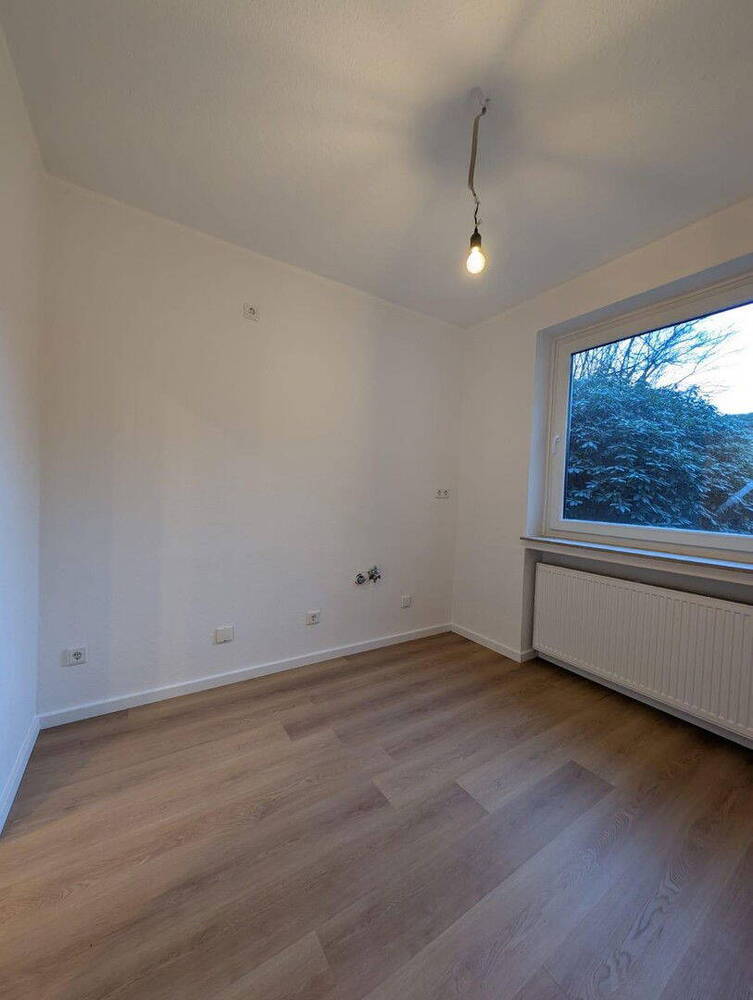 Frisch sanierte 2-Zimmer-Wohnung in zentraler Lage zu vermieten