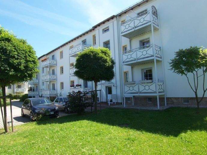 Herrliche 4-RaumWohnung mit Balkon! Stellplatz! Garage!