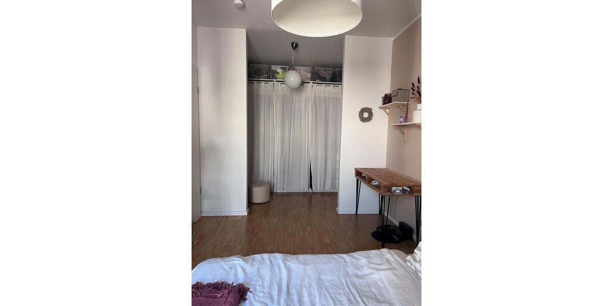Dachgeschoßwohnung Potsdam Potsdam West - 2 Zimmer, 52 m&sup2;, 1.400&euro; | Angebot:25990150