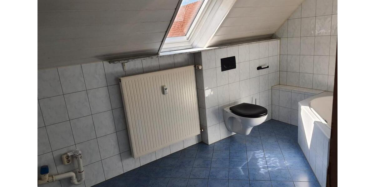 Dachgeschoßwohnung Witzenhausen - 4 Zimmer, 100 m&sup2;, 650&euro; | Angebot:26221962