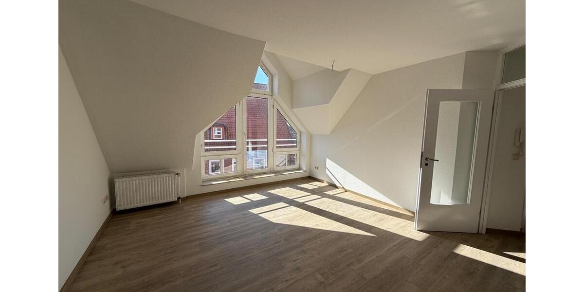 Dachgeschoßwohnung Stade - 2 Zimmer, 63 m&sup2;, 700&euro; | Angebot:25631316