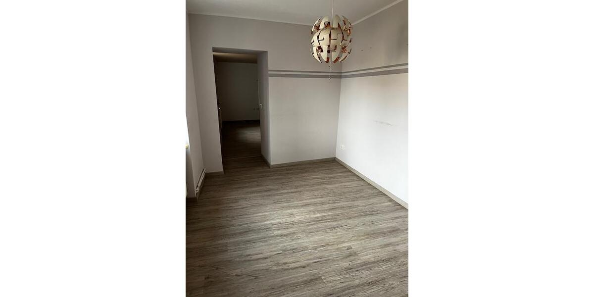 Erdgeschoßwohnung Querfurt - 4 Zimmer, 93 m&sup2;, 550&euro; | Angebot:24786671