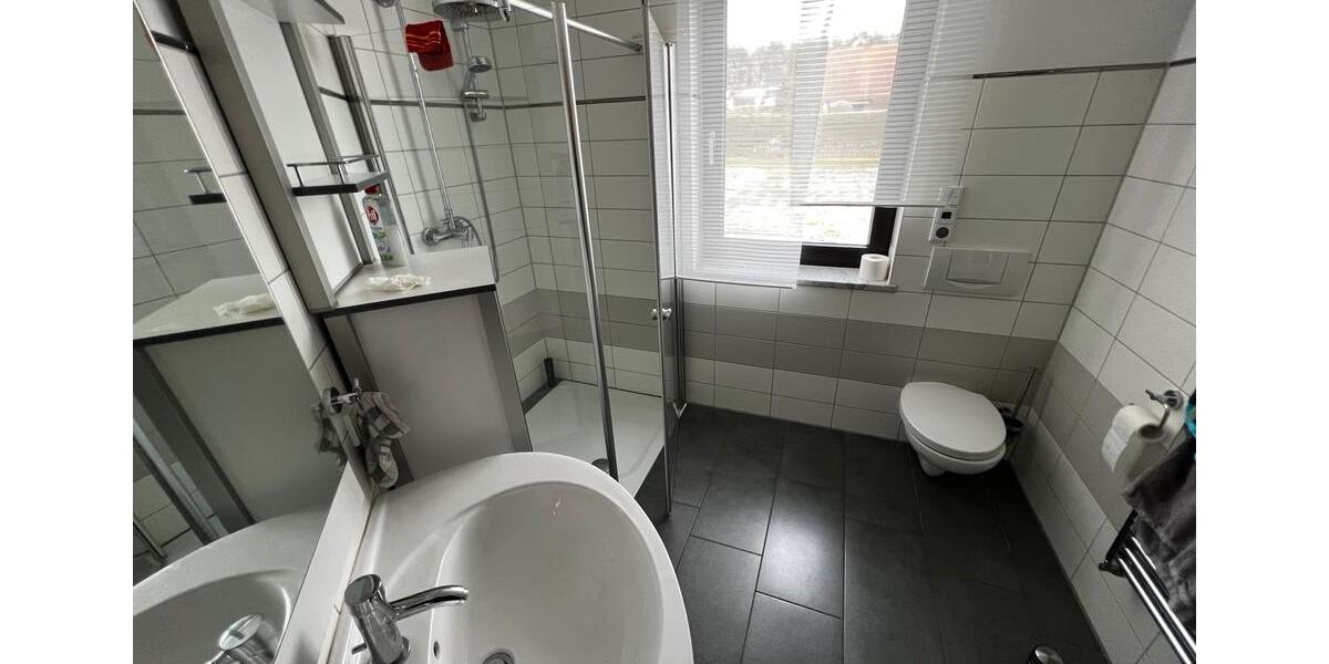 Dachgeschoßwohnung Kirchenthumbach - 2 Zimmer, 65 m&sup2;, 690&euro; | Angebot:25305087