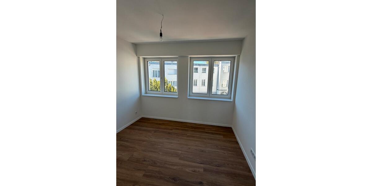 Etagenwohnung Mönchengladbach Süd - 5 Zimmer, 97 m&sup2;, 1.560&euro; | Angebot:26301719