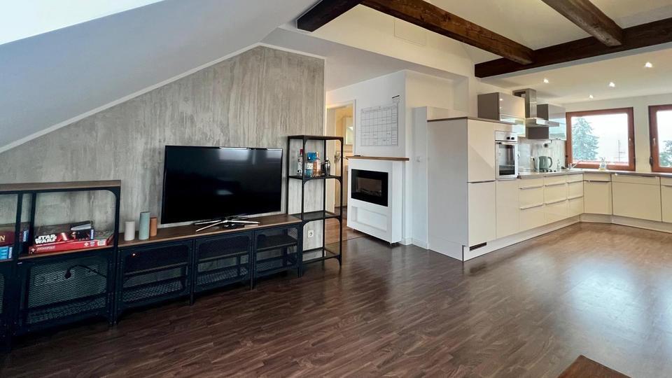 Loftähnliche DG Wohnung 2 zimmer