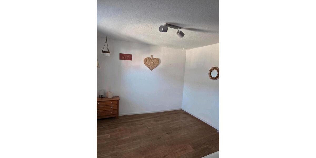 Etagenwohnung Wehretal - 4 Zimmer, 110 m&sup2;, 680&euro; | Angebot:26040481