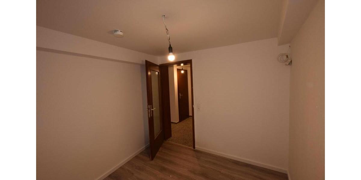 Erdgeschoßwohnung Hameln - 4 Zimmer, 145 m&sup2;, 1.015&euro; | Angebot:22598294