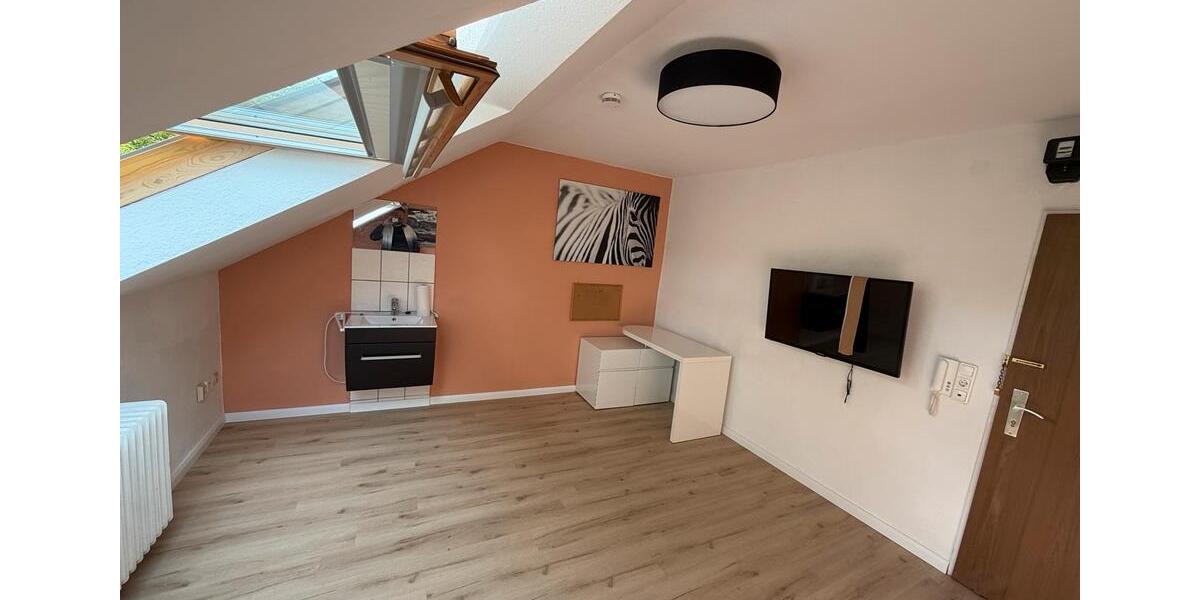Dachgeschoßwohnung Kassel Südstadt - 1 Zimmer, 12 m&sup2;, 250&euro; | Angebot:26696977