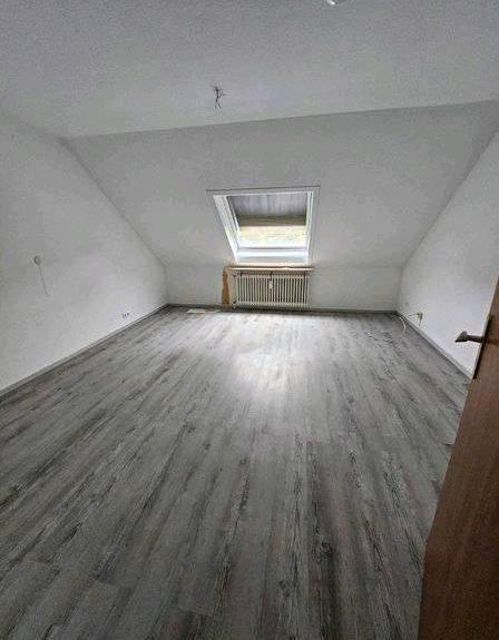 Dachgeschoßwohnung Spangenberg - 4 Zimmer, 115 m&sup2;, 850&euro; | Angebot:26198782