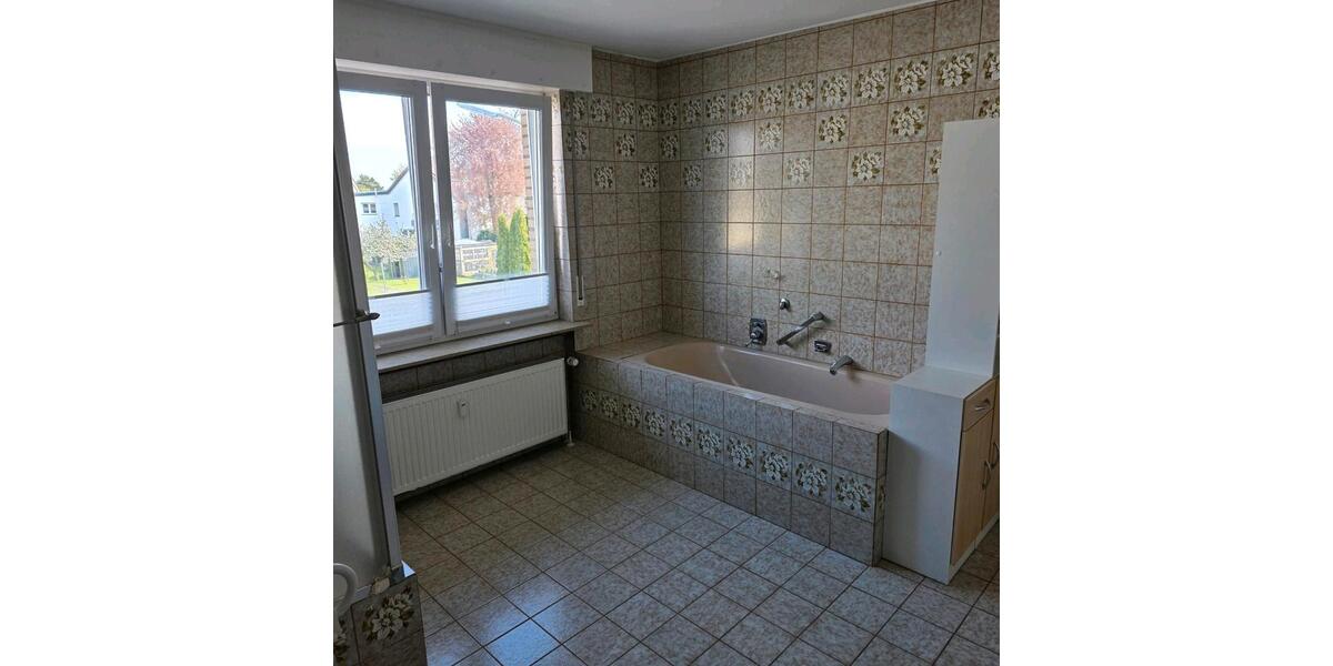 Etagenwohnung Anröchte - 2 Zimmer, 85 m&sup2;, 750&euro; | Angebot:26250324
