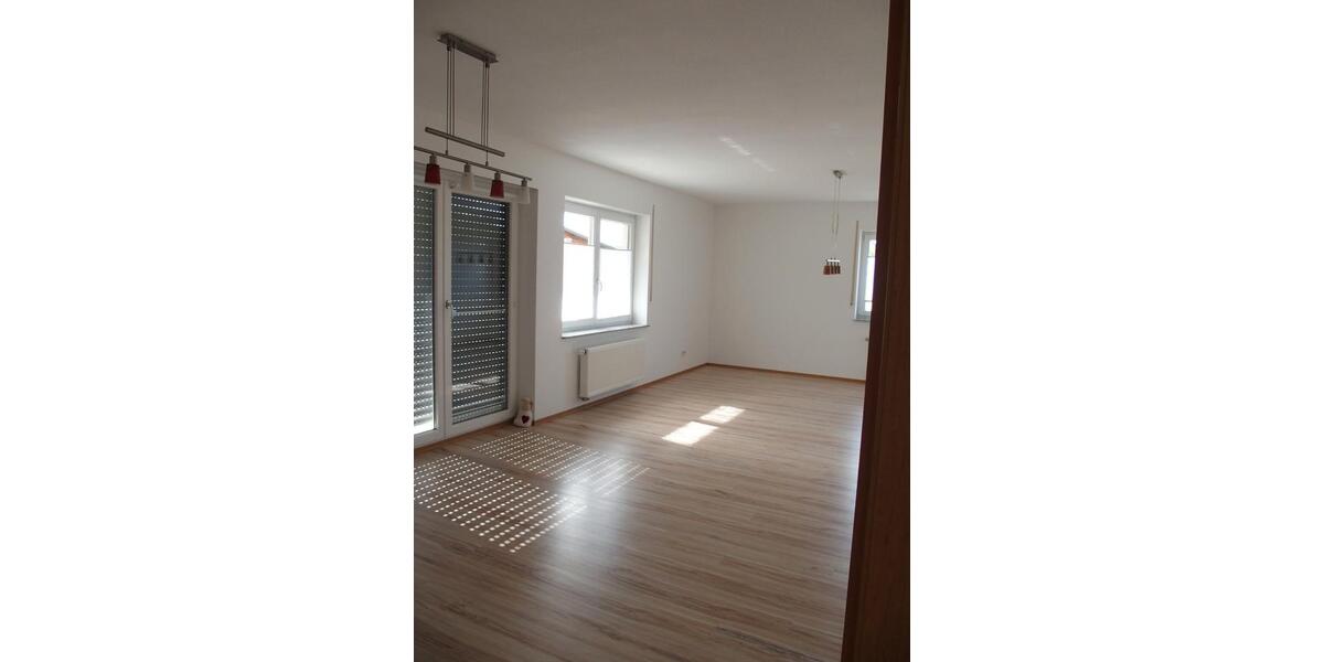 Erdgeschoßwohnung Burghaun - 4 Zimmer, 105 m&sup2;, 995&euro; | Angebot:26581590